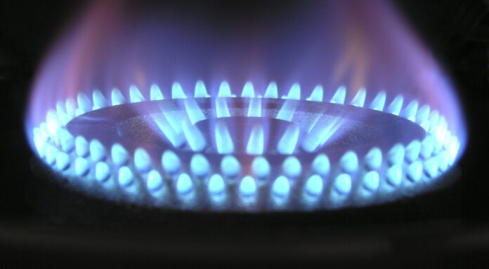 Gas
