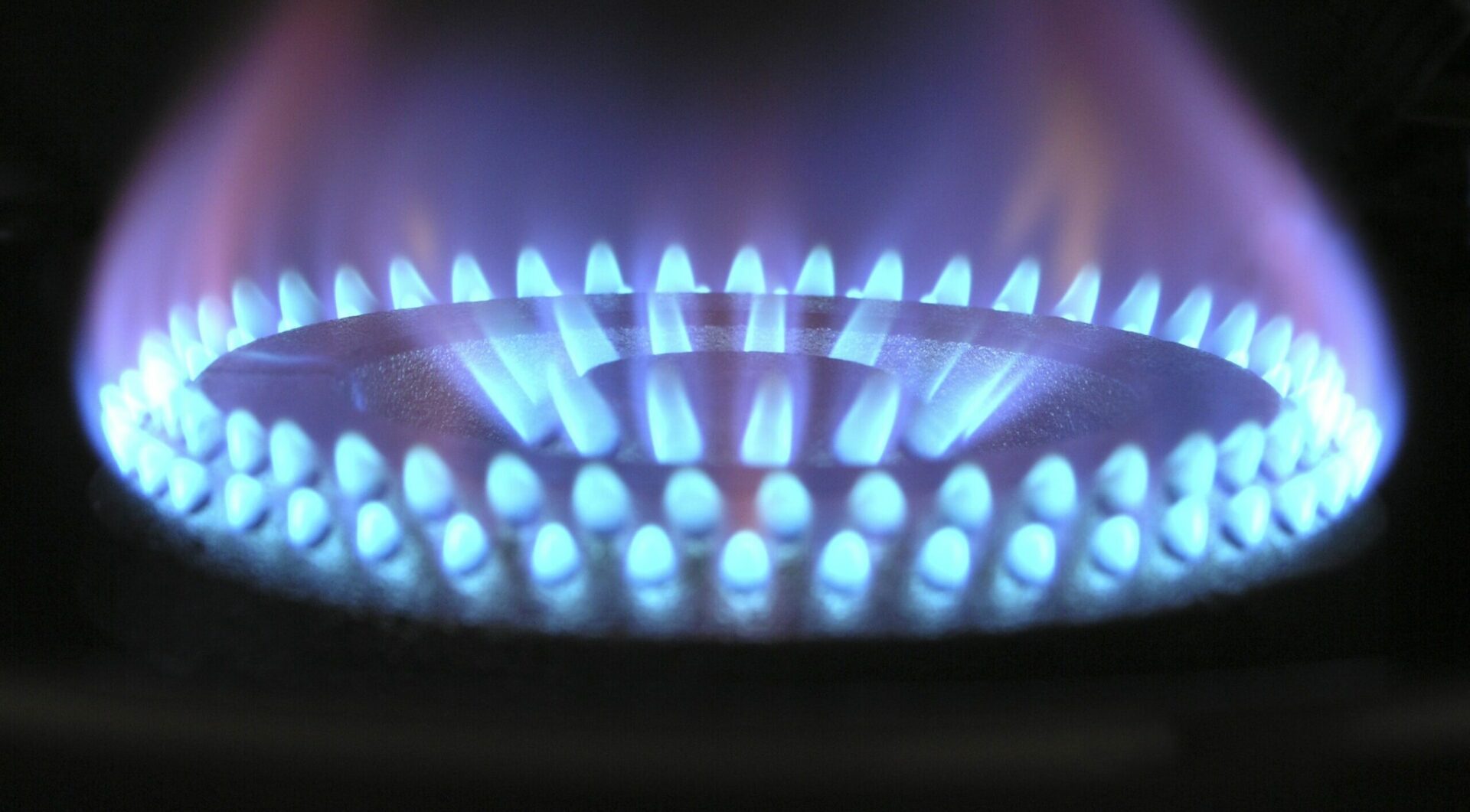 Gas