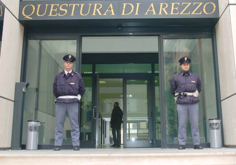 Arezzo, la Questura adotta “PrenotaFacile” per la gestione degli appuntamenti