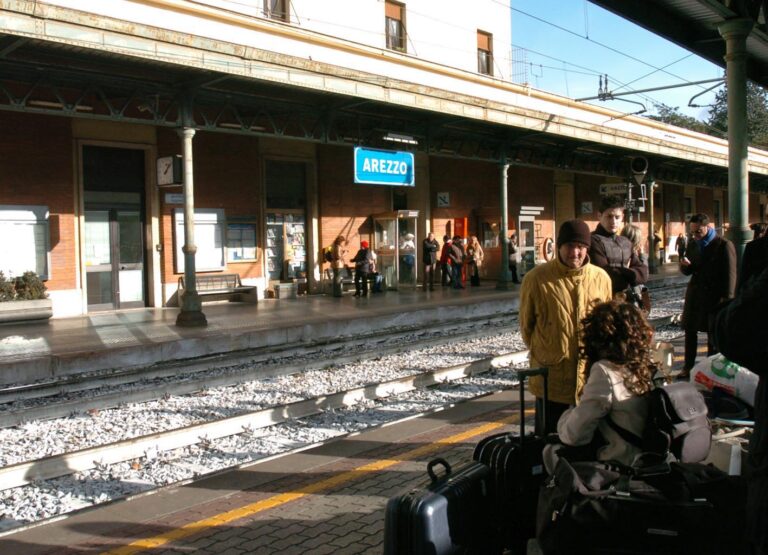 Rilanciare il trasporto ferroviario ad Arezzo: una sfida per la sostenibilità e l’inclusività