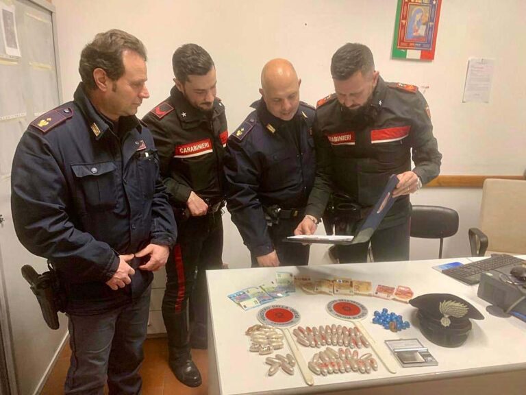 Trovati alla stazione con oltre mezzo chilo di eroina, arrestati