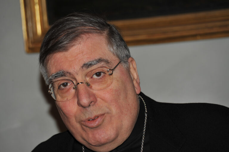 È morto il vescovo Riccardo Fontana: lutto nella Chiesa e nella comunità dei fedeli