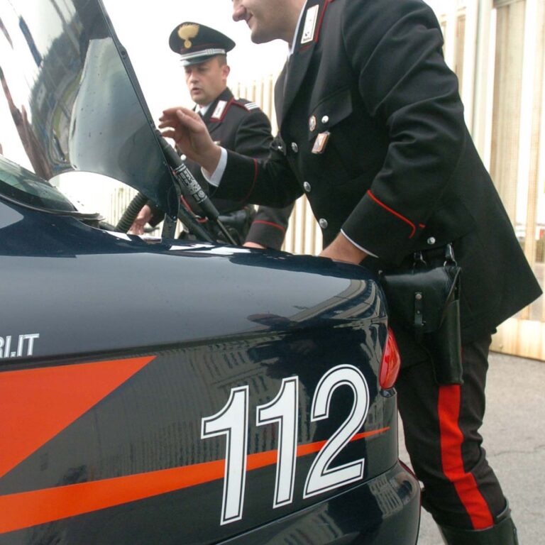 Denunce: minorenni tentano furto, straniero svuota la cassa alla Casa del Popolo