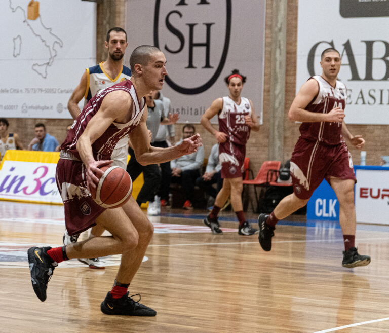 L’Amen Scuola Basket Arezzo si impone al PalaDrago contro la Synergy