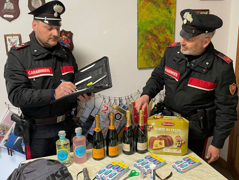 Ladri seriali al supermarket, arrestati per la quarta volta dai carabinieri