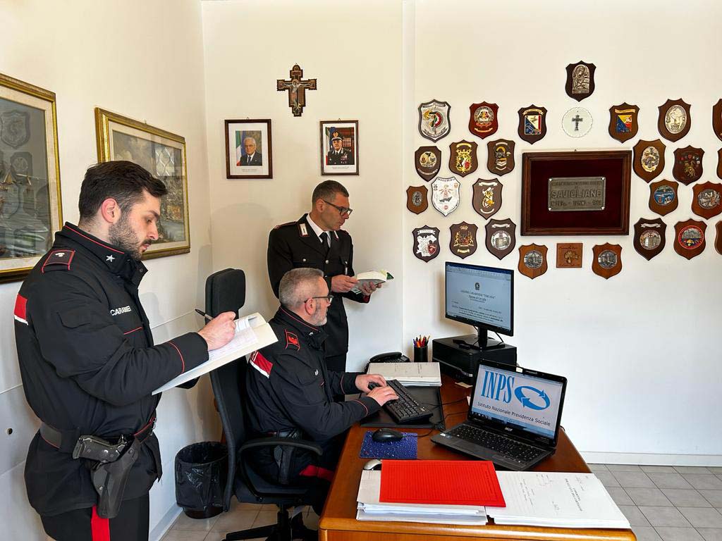 Carabinieri-reddito di cittadinanza