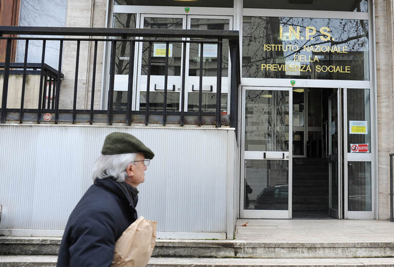 Assegno unico: per 12 mesi l’Inps si dimentica di un lavoratore