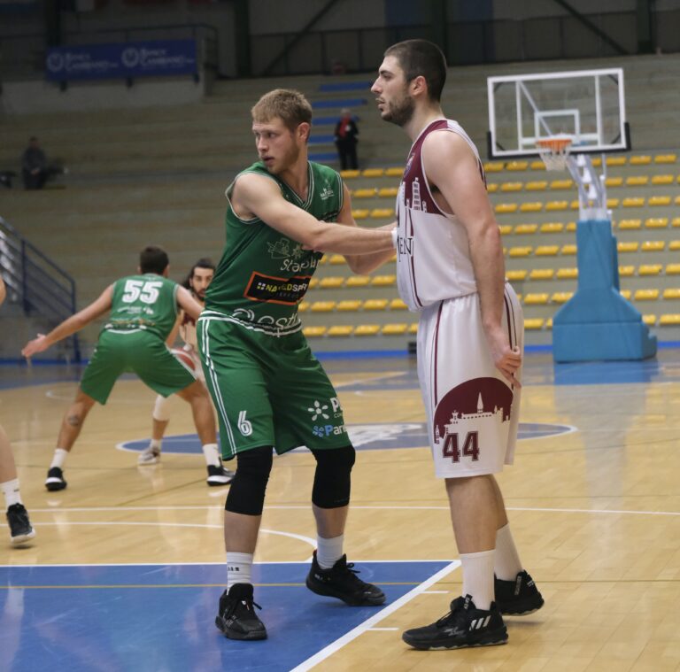L’Amen Scuola Basket Arezzo mette la sesta e batte Castelfiorentino