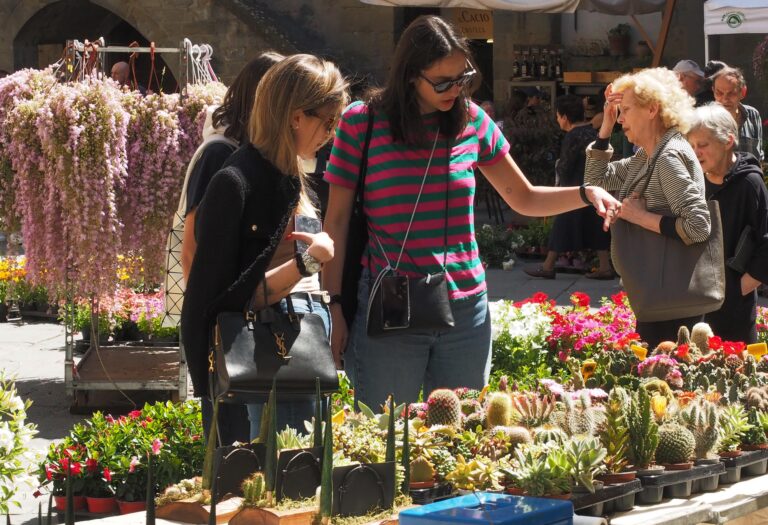 Cortona, Fiera del Fiore e del Rame: le foto