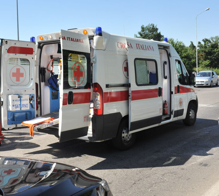 Incidente tra due ciclisti a Monte San Savino: entrambi in ospedale