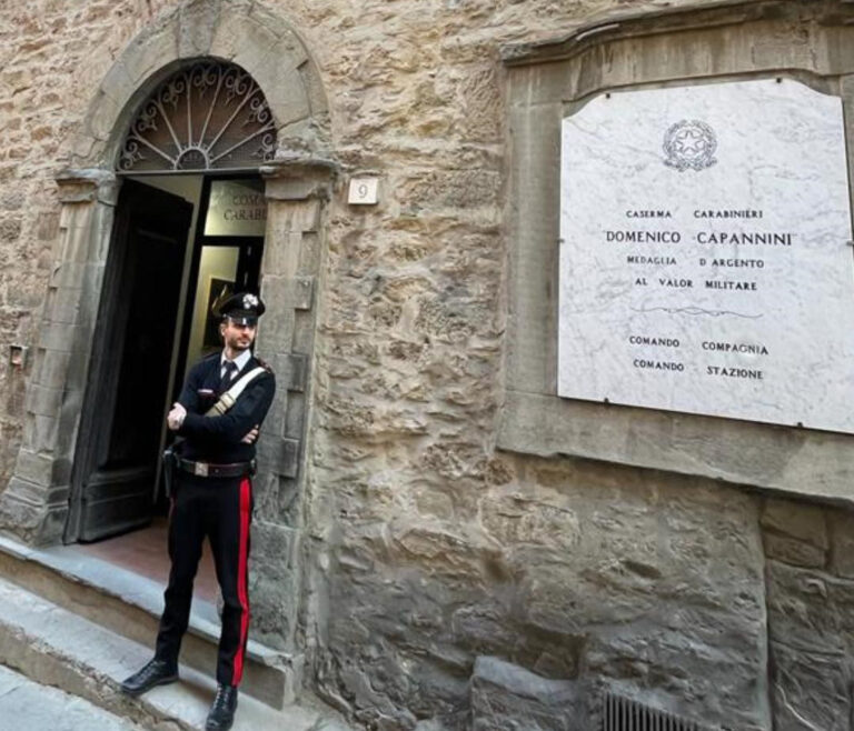 Azienda di arredamento del Cortonese “visitata” dai ladri, ingente il bottino