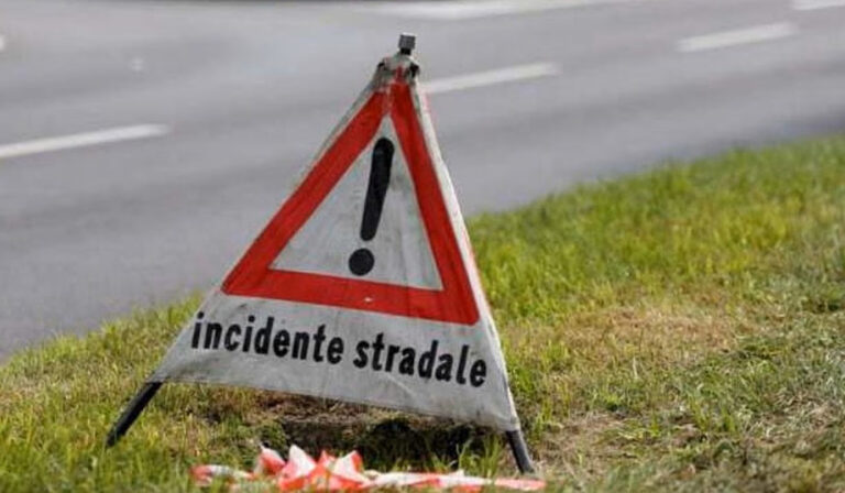 Incidenti stradali: due anziani si ribaltano con le loro auto