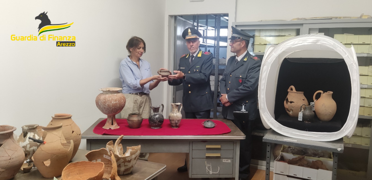 Reperti archeologici confiscati dalle Fiamme Gialle devoluti al museo archeologico di Bibbiena