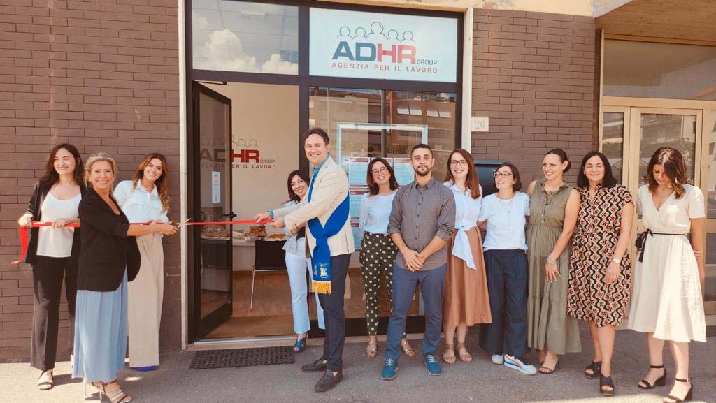 Taglio del nastro della filiale ADHR Group in zona Giotto Arezzo