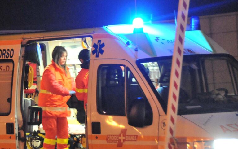 Incidente sulla SS73: giovane trasportata in ospedale