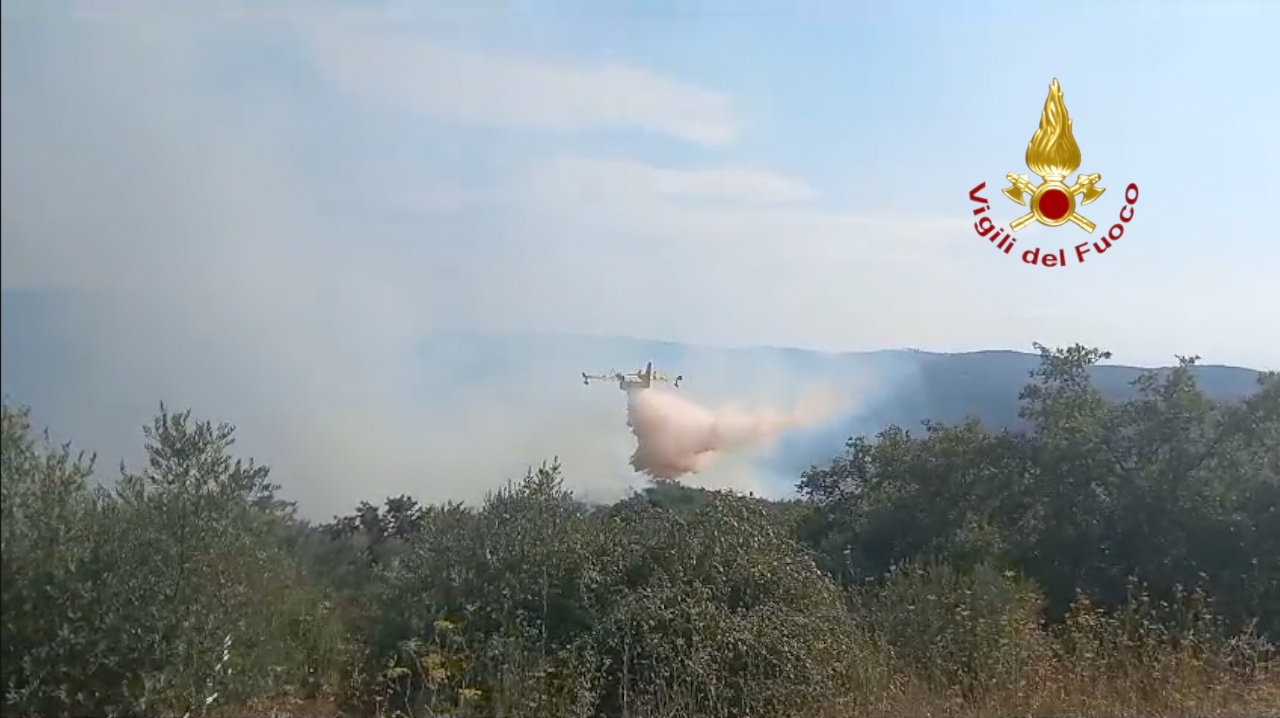Incendio boschivo in Valdarno