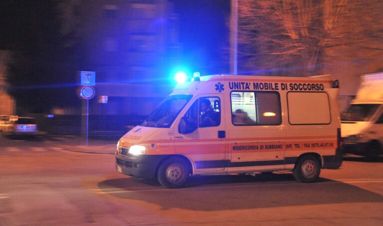 Arezzo, ferite due donne in un incidente stradale