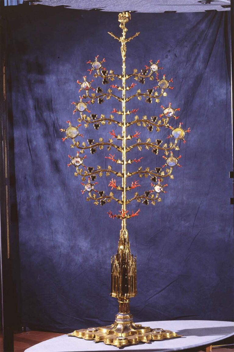 Recuperati alcuni pezzi dell’ Albero d’oro di Lucignano a 100 anni dal furto