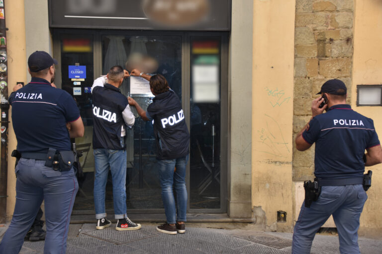 Arezzo: Questore ordina chiusura  bar in Corso Italia