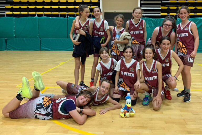 Prima, storica, vittoria di una squadra femminile della Scuola Basket Arezzo
