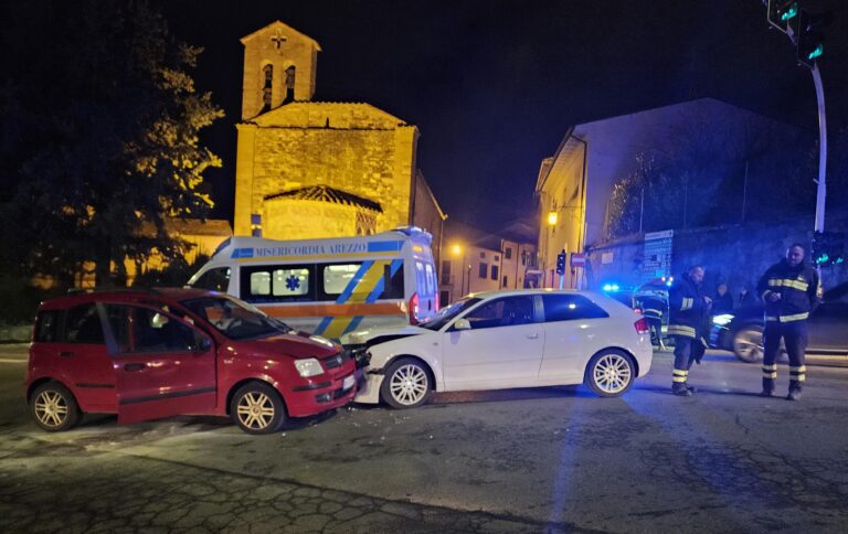 Doppio frontale ad Arezzo, rallentamenti alla circolazione stradale