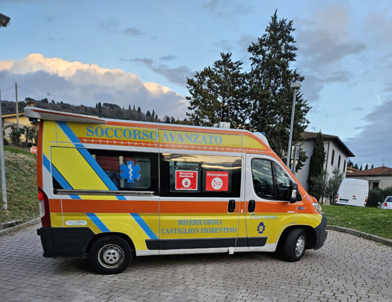 Incidente tra auto e scooter a Rigutino, un uomo di 80 anni in codice 3 trasportato a Siena