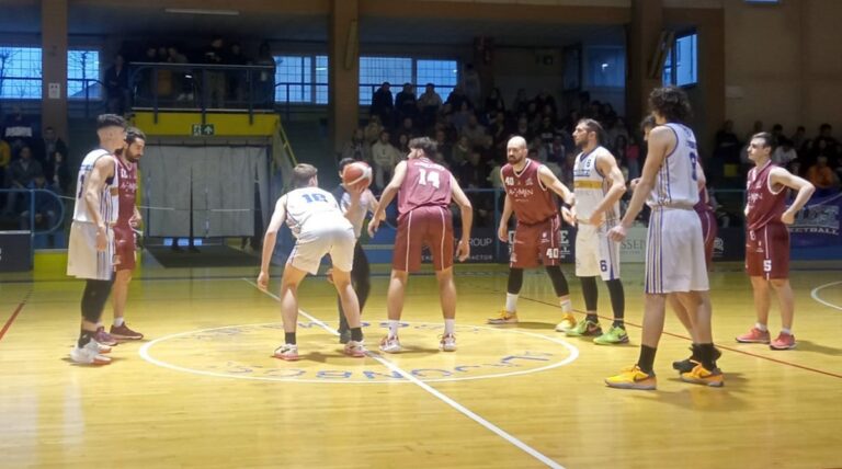 L’Amen BC Servizi Arezzo torna dalla lunga trasferta di Borgomanero con i due punti