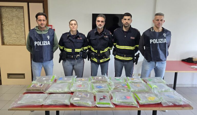 Colpo grosso sulla A1: sequestrati 27 kg di cocaina, arrestato trafficante
