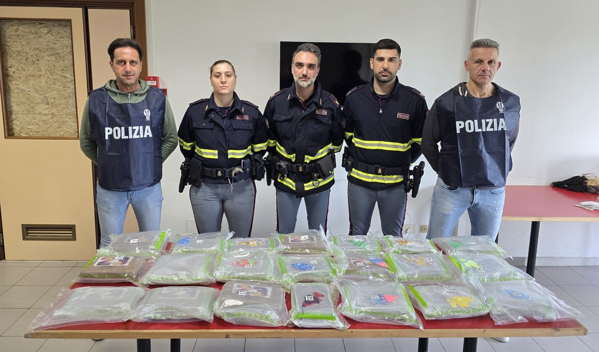 Operazione fulminea sull'A1- in manette un trafficante con un tesoro di cocaina