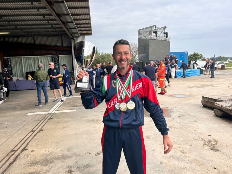 Il foianese Pierfrancesco Vanni è campione italiano di paracadutismo discipline classiche stile e precisione in atterraggio