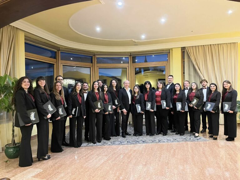 Dall’Alto Adige alla Sicilia: il concorso nazionale per cori “Nuove Voci per Guido” al teatro Petrarca