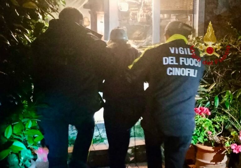 Donna dispersa ritrovata nella notte grazie ai Vigili del Fuoco