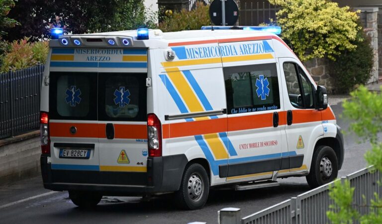 Infortunio sul lavoro ad Arezzo: ferito 27enne    