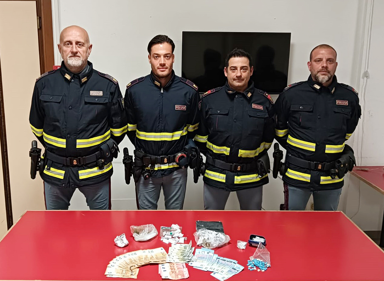 Polizia di Stato di Arezzo smantella banda di spacciatori