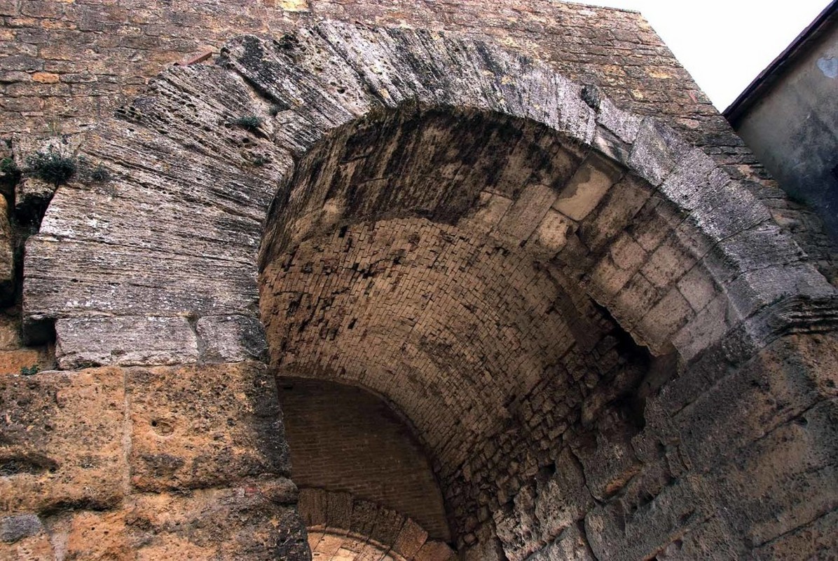 ArcoEtrusco