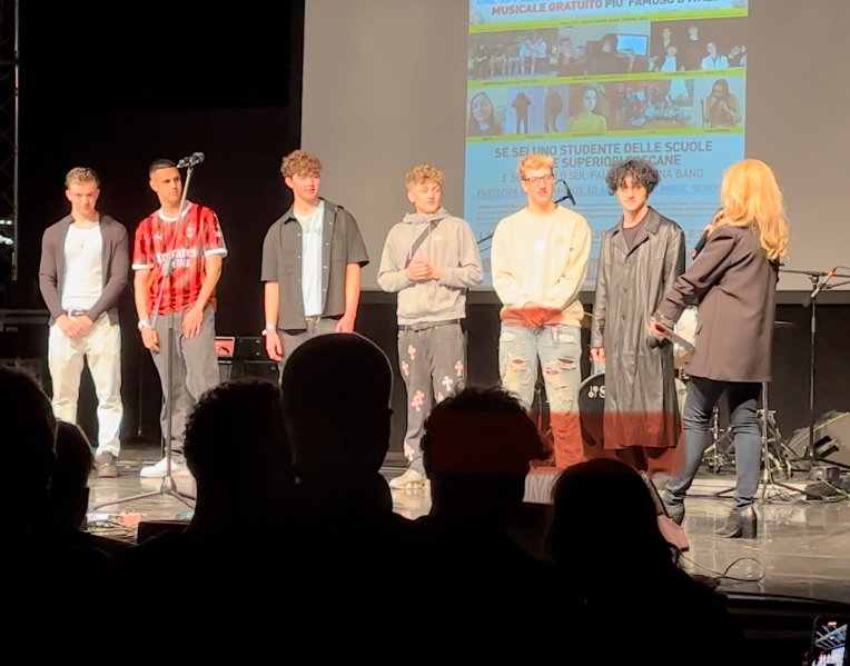 La finale di Arezzo Wave Music School 2024: il concorso della Fondazione Arezzowave Italia incanta il pubblico