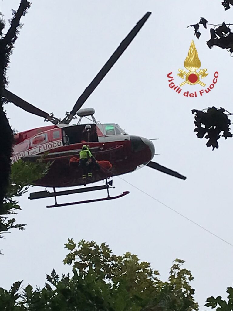 Cercatore di funghi cade a Poti: intervento del 118 e Soccorso Alpino