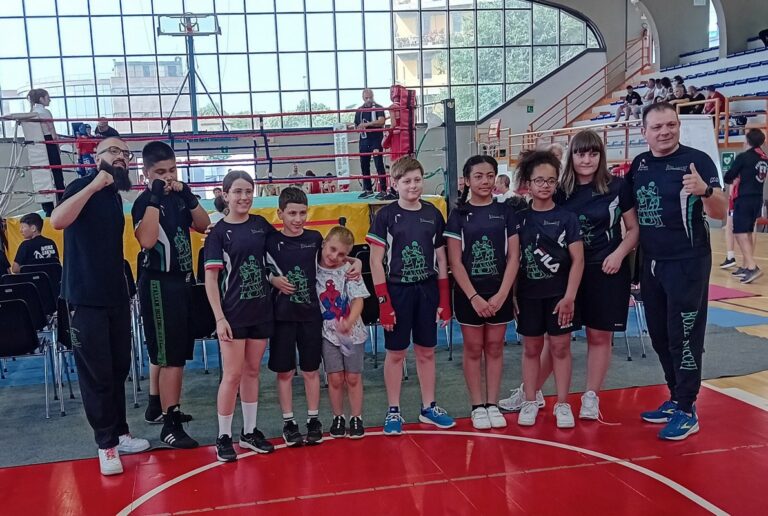 Due ori e una finale tutta Boxe Nicchi: Trionfo al torneo regionale di Sparring IO