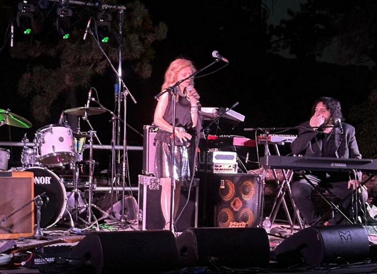 Cortona on the Wave: un angolo magico per una serata perfetta Video
