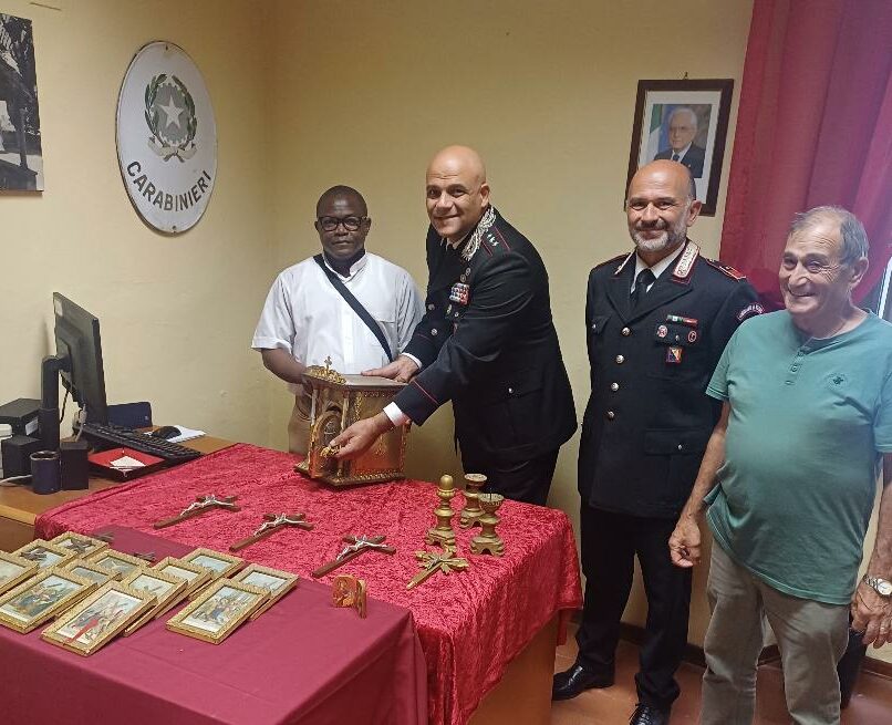 Cortona - Restituzione oggetti religiosi rinvenuti