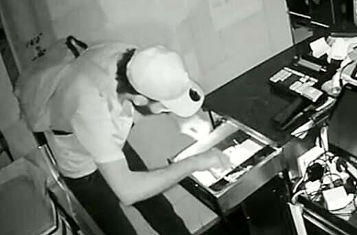 Nuovo furto al ristorante cinese “Oriente” in via Calamandrei: porta sfondata e incasso rubato