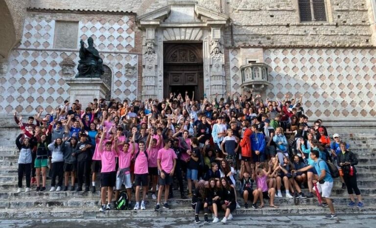 Sulla via della pace: 230 adolescenti trentini in pellegrinaggio da Arezzo a La Verna