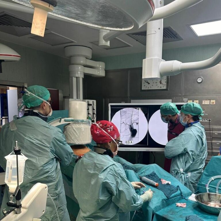Singolare intervento al San Donato: aneurismi aortici toraco-addominali trattati con tecniche mininvasive