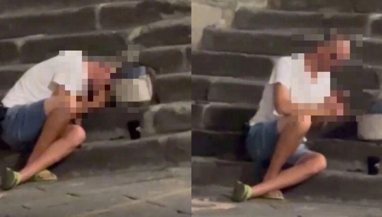 Turista sniffa cocaina sulla scalinata del teatro Signorelli, il video diventa virale