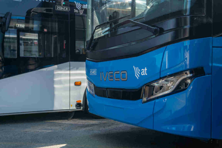 Nuovi autobus interurbani in servizio ad Arezzo: Autolinee Toscane rinnova la flotta con i modelli Iveco di ultima generazione
