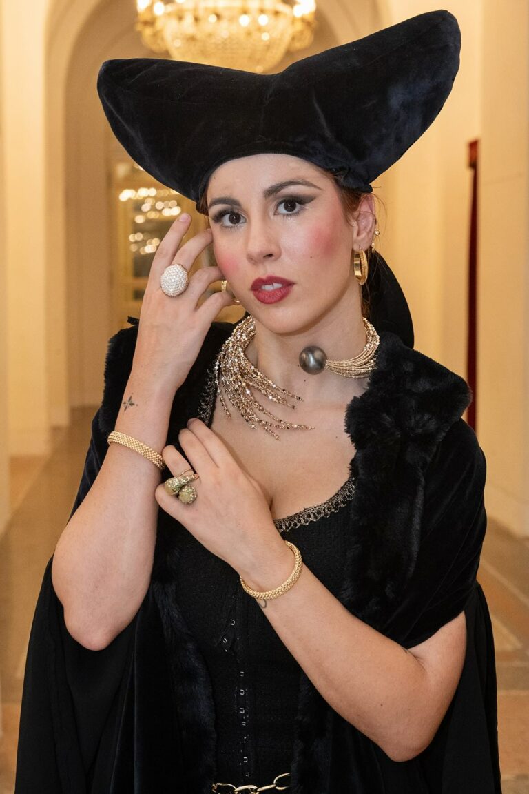 Lusso e melodia: le foto dei gioielli dei distretti dell’oro in scena al teatro Petrarca di Arezzo