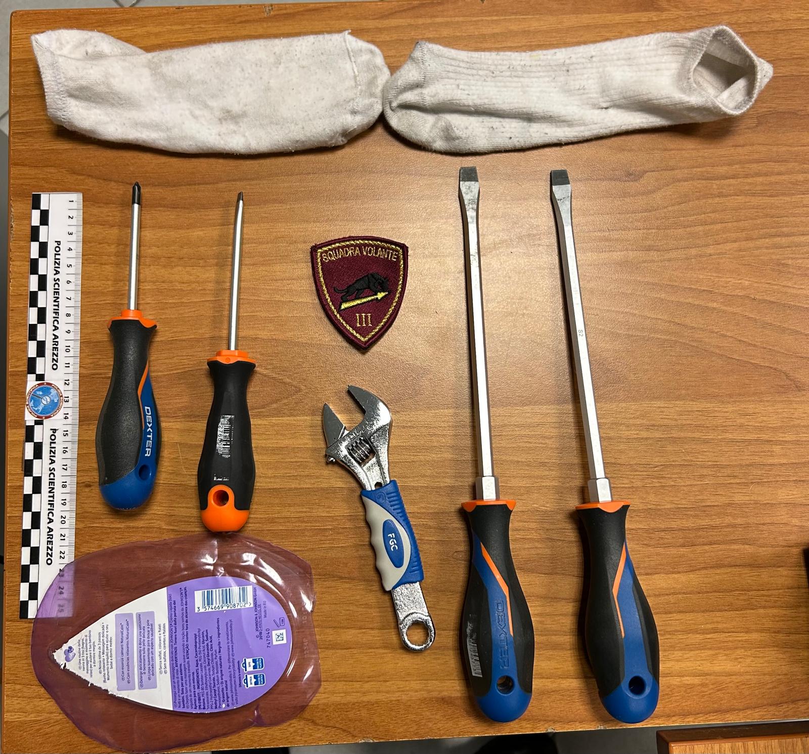 Furti, Arresto, Strumenti da scasso.