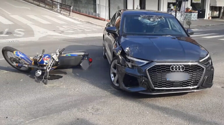 Scontro tra moto e auto a Camucia: il sindaco di Castiglion Fiorentino, Mario Agnelli trasportato in codice rosso all’ospedale di Siena