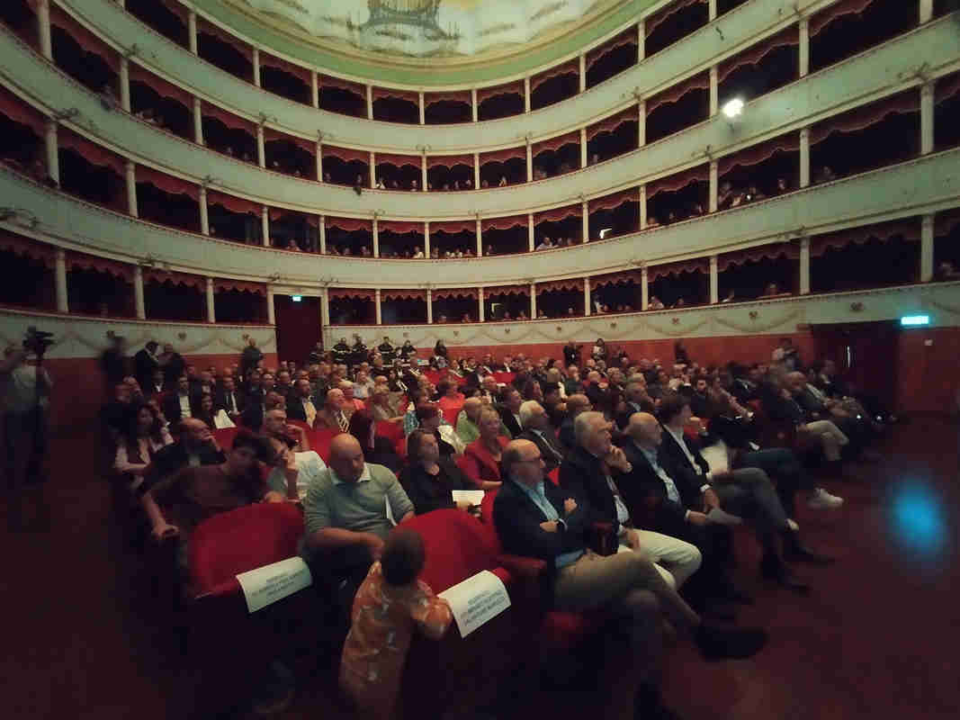 Teatro Petrarca di Arezzo i premi Fedeltà al Lavoro 2024