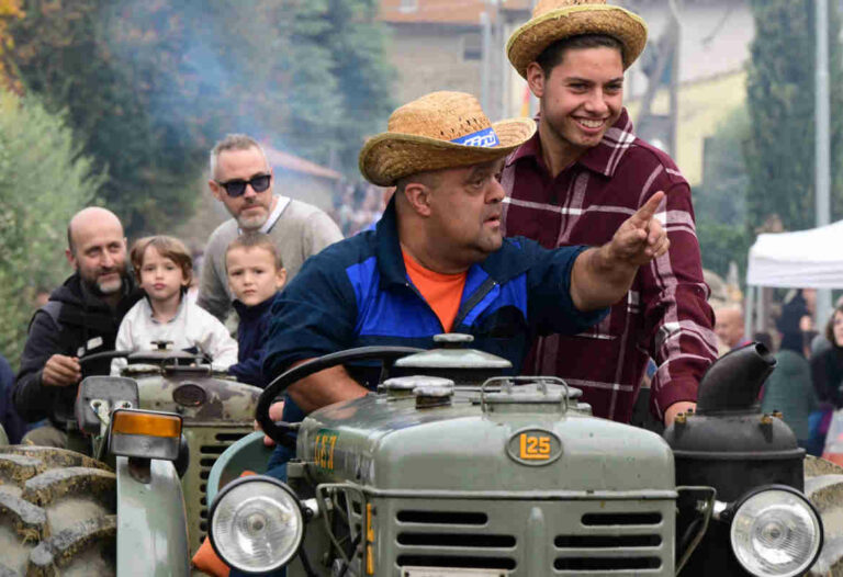 Le foto della 47ª Mostra del Carro Agricolo Chianino a Fratticciola: celebrazione della civiltà contadina